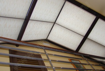 Потолочные окна с плиссе - вид на самый верх окон