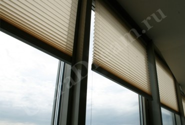 Двойные плиссе для конференц-зала - вид на шторы