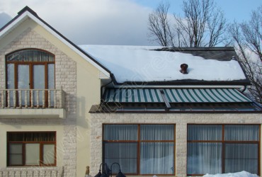 Оформление потолочных окон для зимнего сада с помощью маркизы
