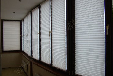 Шторы плиссе на деревянные окна - без подсветки