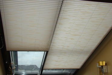 Потолочные окна с плиссе - в приоткрытом состоянии