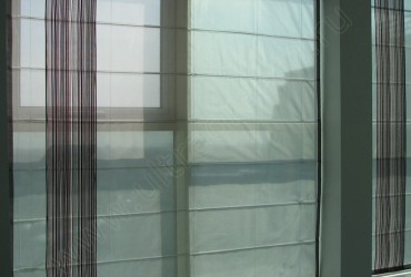 Современные римские шторы для больших окон - вид на окно